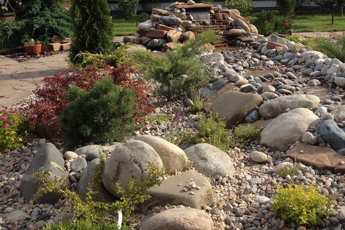 Альпийская горка на дачном участке