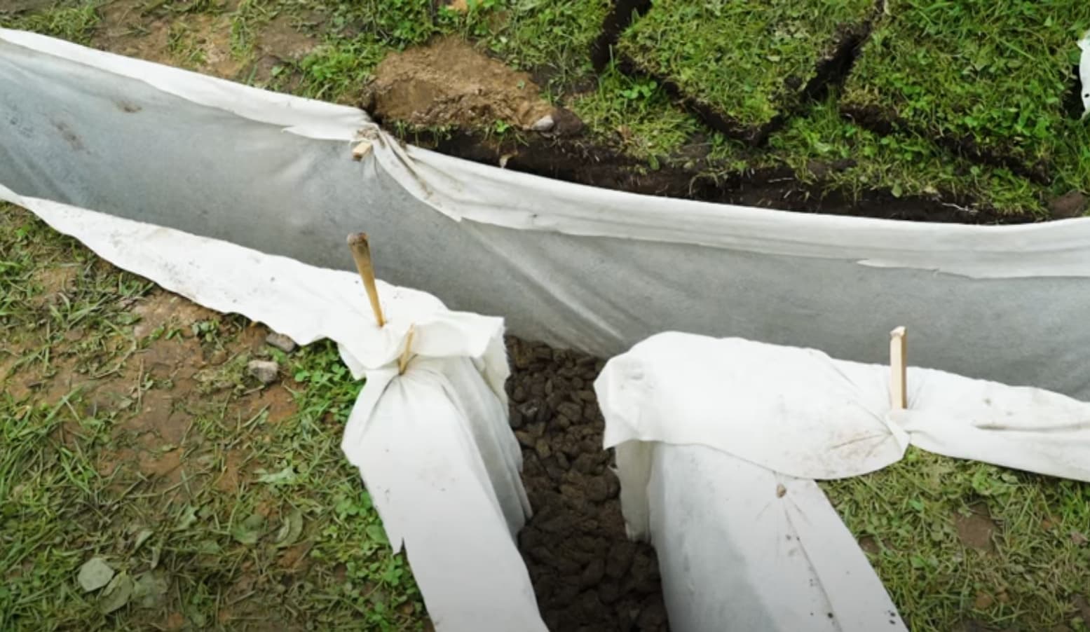 Дренажные работы и укладка системы